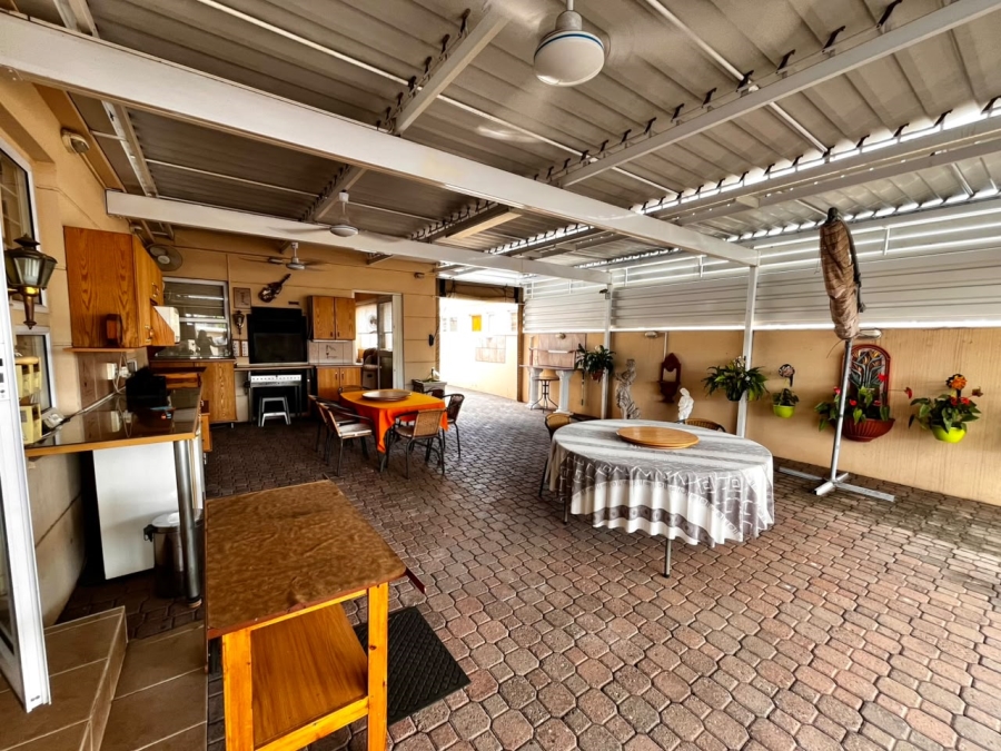 3 Bedroom Property for Sale in Protea Park North West